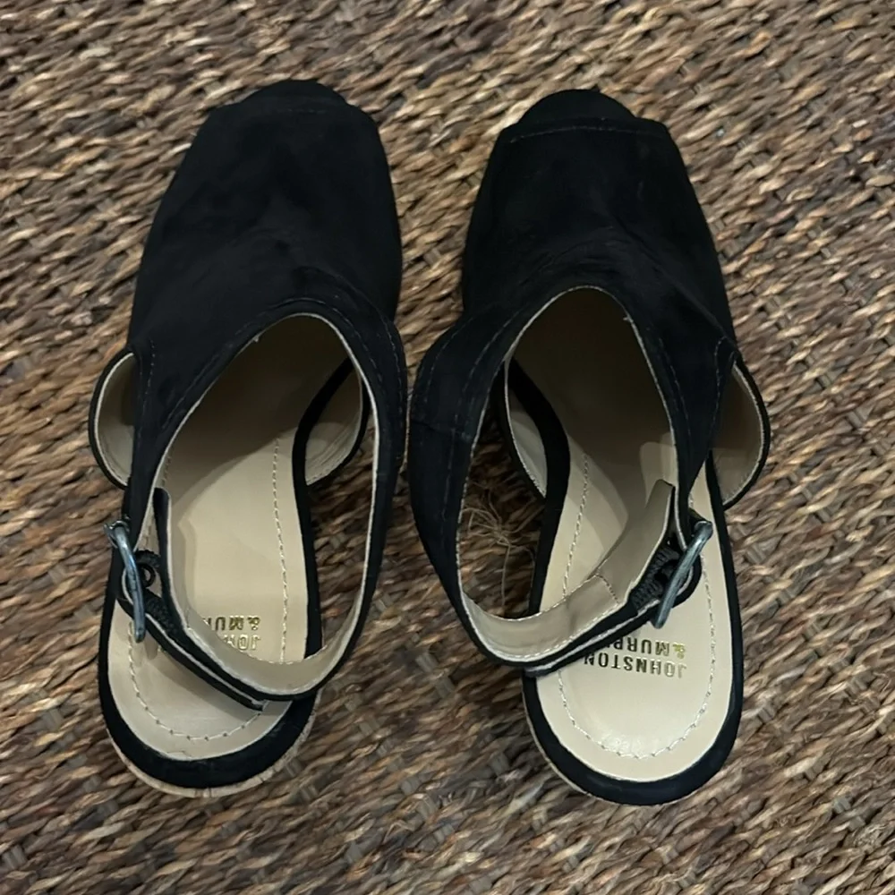 NWB Johnston & Murphy Mika Black and Tan Wedge Sandals Perfect Condition!!!